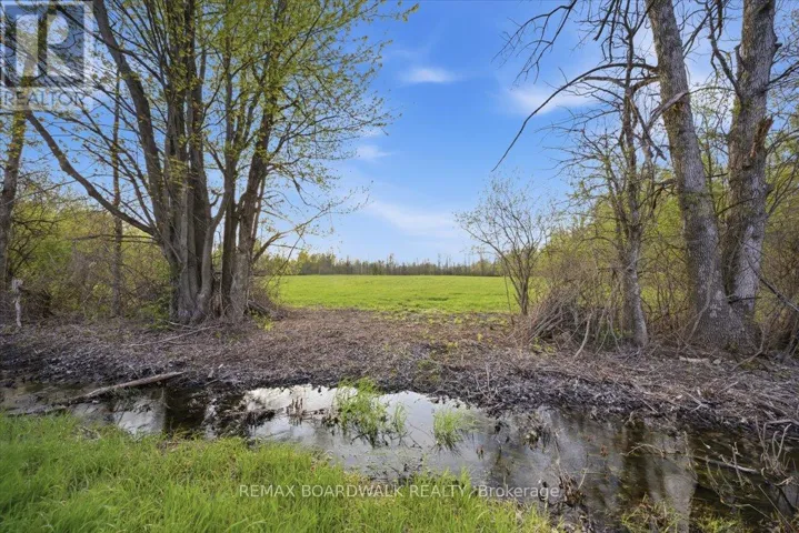 7521 JOCK TRAIL, Ottawa, Ontario K0A2Z0