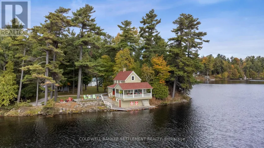 300 & 302 ISOBEL LANE, Tay Valley, Ontario K7H3L8