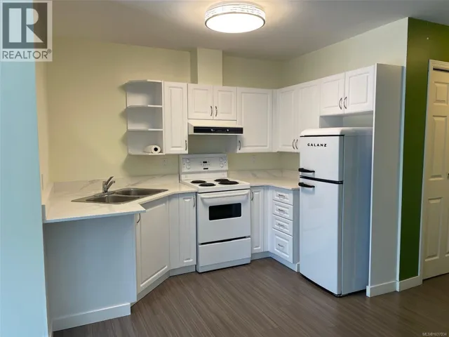206 1070 Southgate St, Victoria, British Columbia V8V2Z2