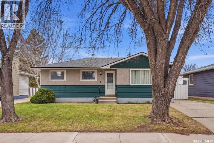 4 Dunning CRESCENT, Saskatoon, Saskatchewan S7J2S5