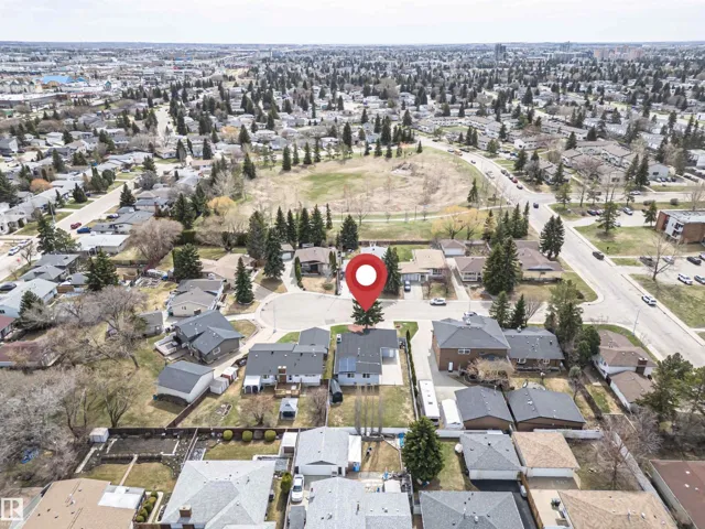 10412 39 AV NW, Edmonton, Alberta T6J2J3