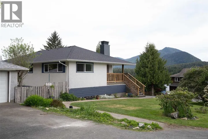 231 Otter St, Ucluelet, British Columbia V0R3A0
