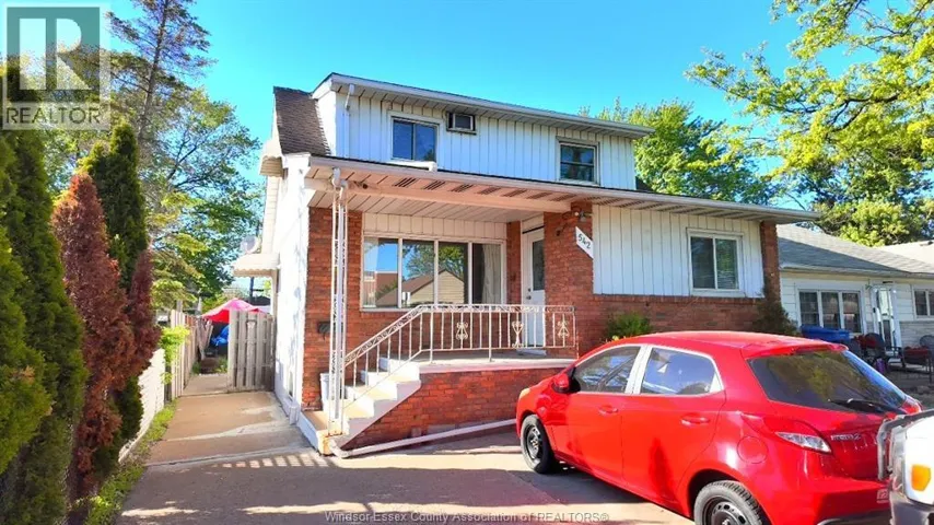 542 CHARLES STREET, Windsor, Ontario N8X3G3