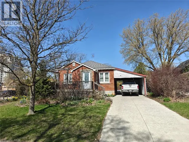 18 DUNBAR Road S, Waterloo, Ontario N2L2E1