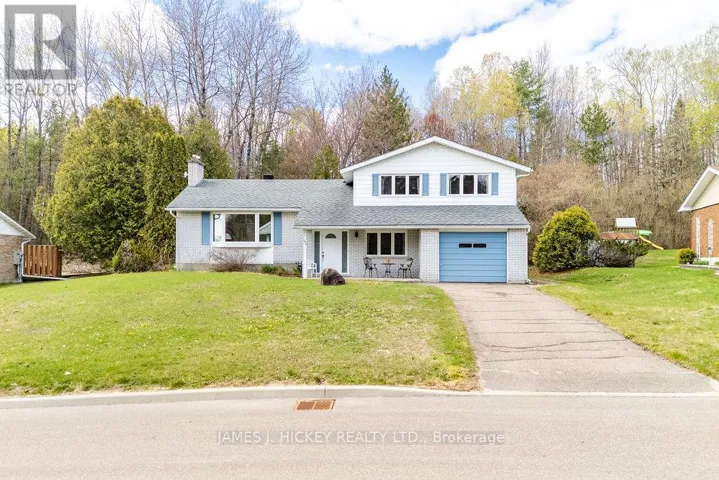 250 THOMAS STREET, Deep River, Ontario K0J1P0