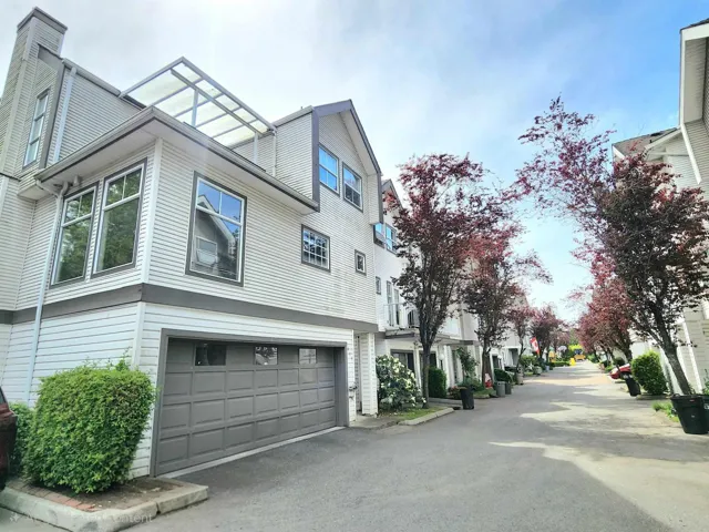 805 14188 103A AVENUE, Surrey, British Columbia V3T5S6