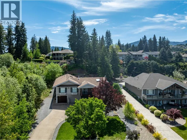 2620 Grand View Place, Blind Bay, British Columbia V0E1H2