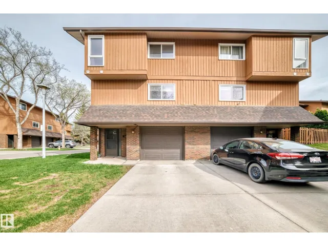 12018 157 AV NW, Edmonton, Alberta T5X2R9