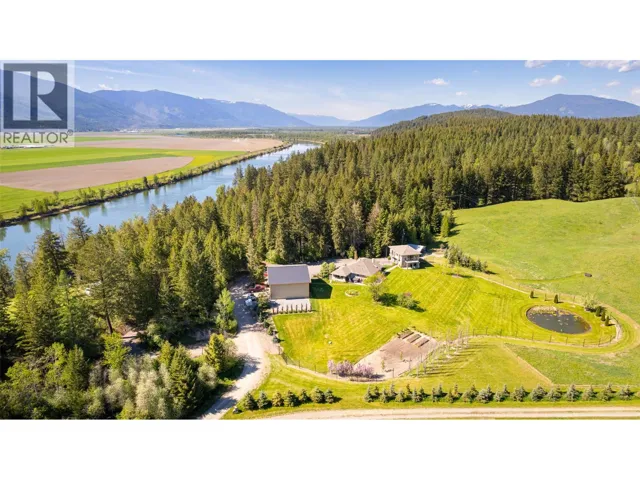 210 21 Highway, Lister, British Columbia V0B1G2