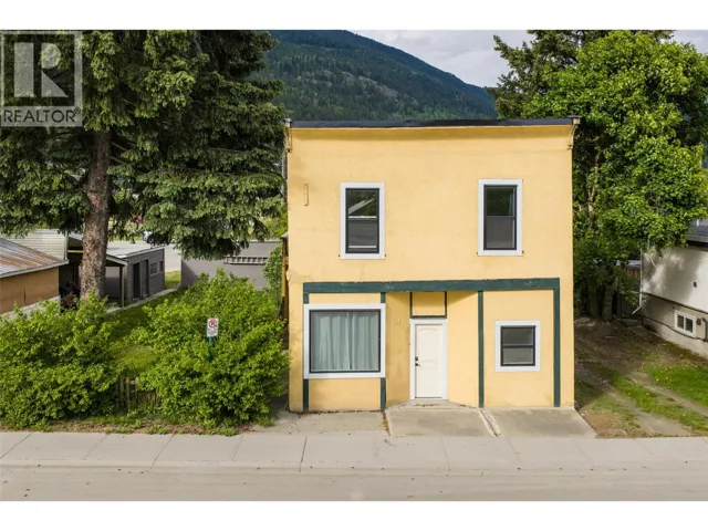 604 Fourth Street E, Revelstoke, British Columbia V0E2S0