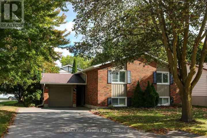 323 HICKORY STREET, Collingwood, Ontario L9Y3G4