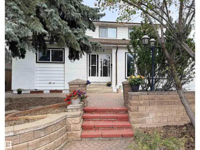 8812 135 AV NW, Edmonton, Alberta T5E1N3