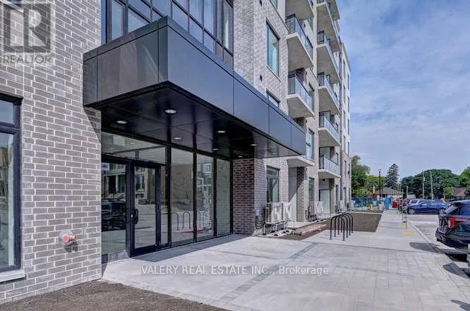 102 - 103 ROGER STREET, Waterloo, Ontario N2J1A4