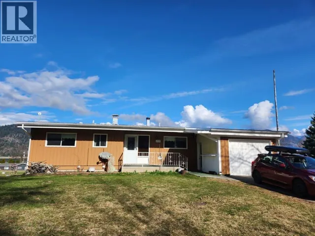 208 Maple Street, Fauquier, British Columbia V0G1J0