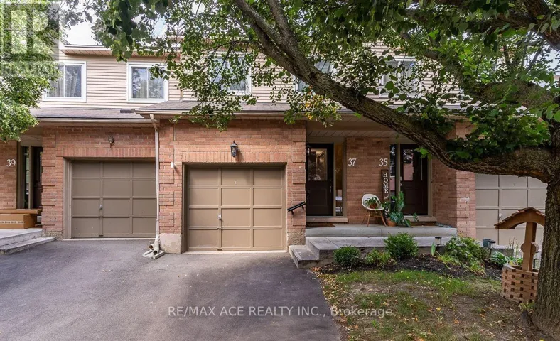 37 - 26 MOSS BOULEVARD, Hamilton (Dundas), Ontario L9H6W7