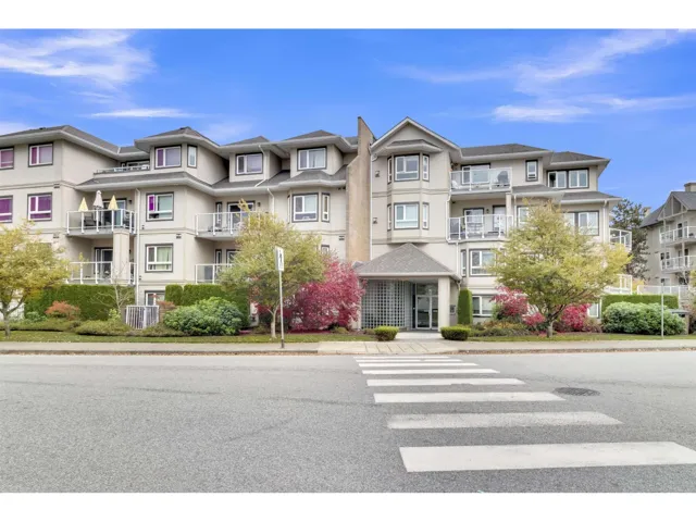 203 8142 120A STREET, Surrey, British Columbia V3W0N1