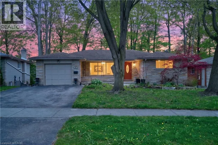217 PINEGROVE Crescent, Waterloo, Ontario N2L4V2