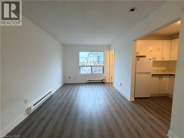 102 GREENSIDES Avenue Unit# 14, Toronto, Ontario M6C1B9