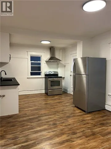 3 BALMORAL Avenue S Unit# 2, Hamilton, Ontario L8M3J7