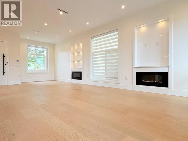 2026 E 32ND AVENUE, Vancouver, British Columbia V5N3B8