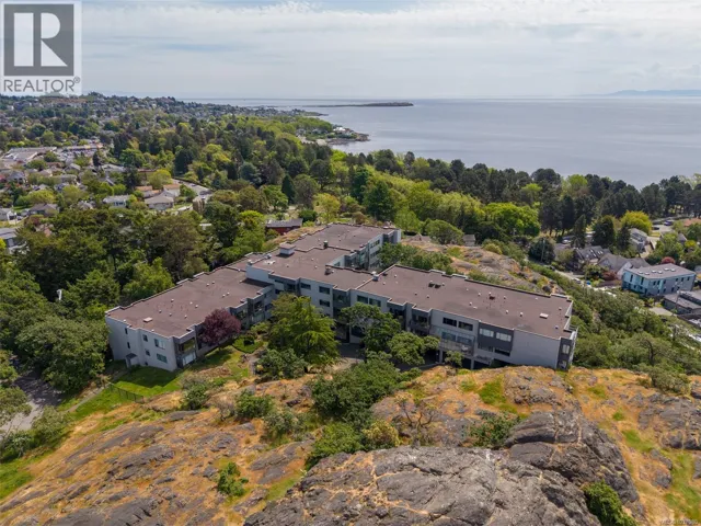 406 1433 Faircliff Lane, Victoria, British Columbia V8S3J6