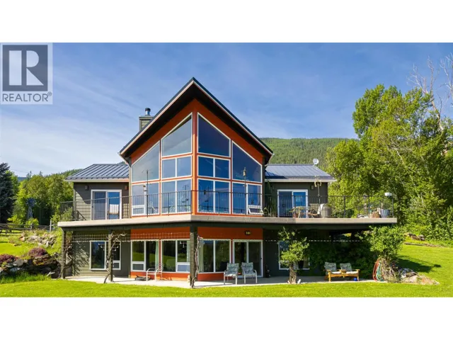 1067 Simmons Road, Creston, British Columbia V0B1G7