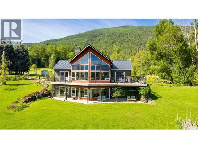 1067 Simmons Road, Creston, British Columbia V0B1G7