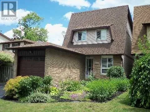 403 VEGA STREET, Oshawa (Eastdale), Ontario L1K1E6