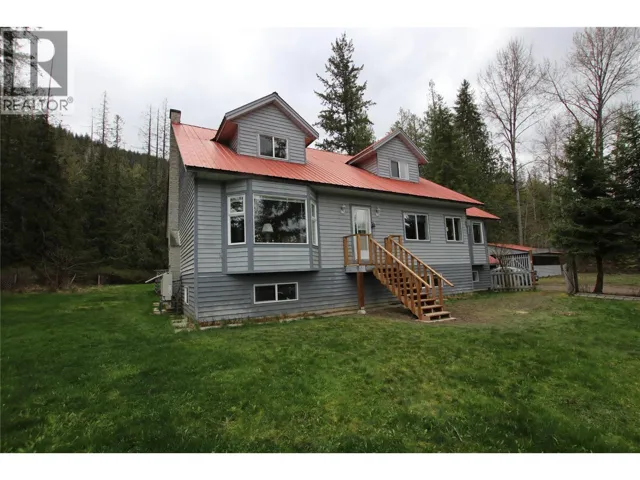 561 Willow Street, Fauquier, British Columbia V0G1J0