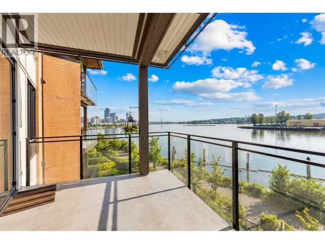 313 220 SALTER STREET, New Westminster, British Columbia V3M0H4