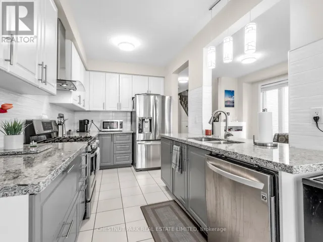 11 CONSTABLE STREET, Aurora, Ontario L4G1B7