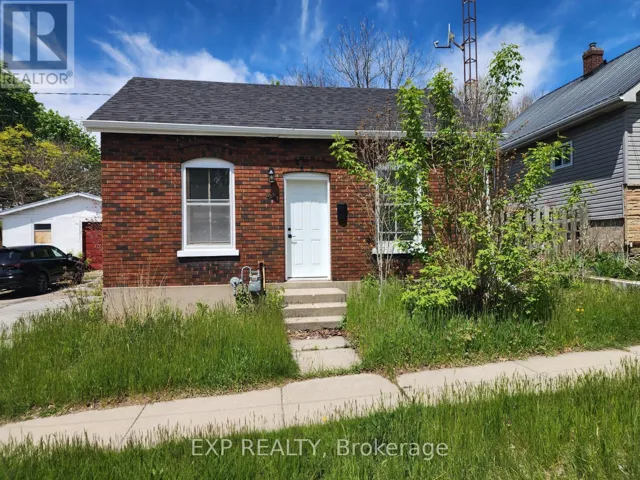 32 NIAGARA STREET, Brantford, Ontario N3R4E2