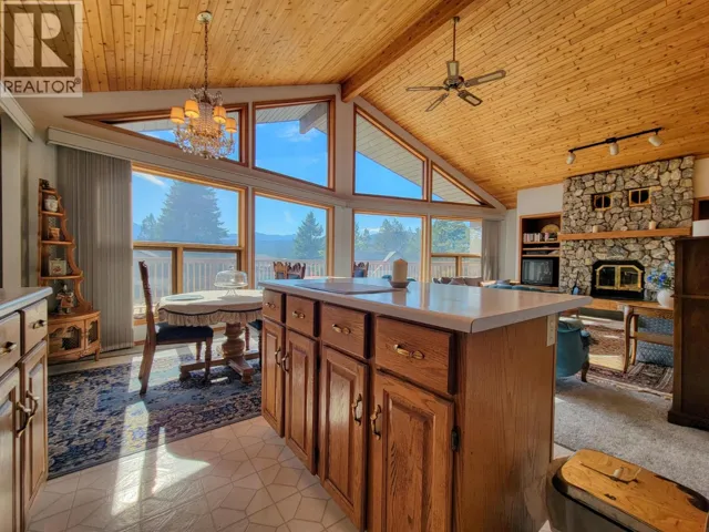 7326 GLACIER Drive, Radium Hot Springs, British Columbia V0A1M0