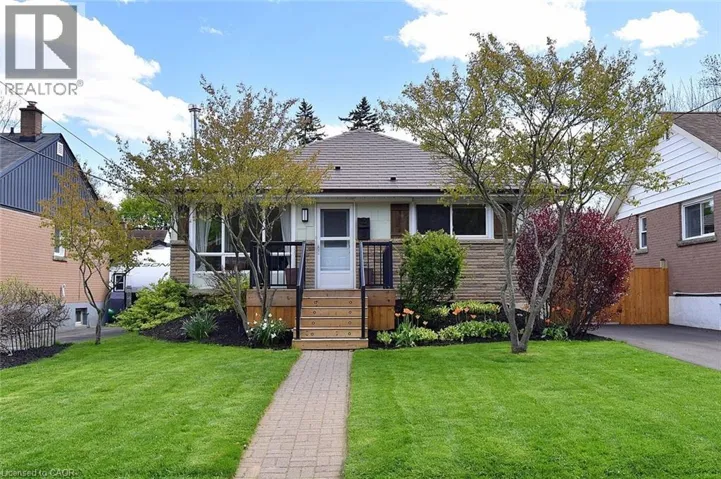 9 MARION Crescent, Dundas, Ontario L9H1H9