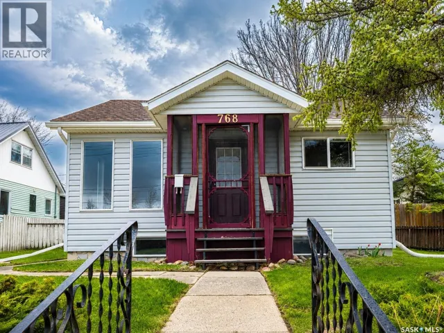 768 Caribou STREET W, Moose Jaw, Saskatchewan S6H2K9