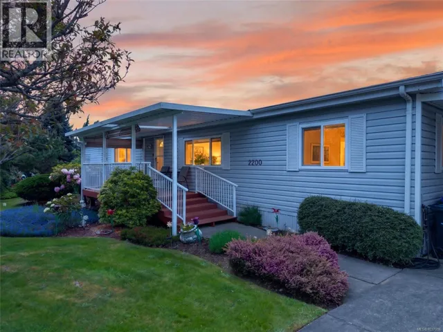 2200 Stadacona Dr, Comox, British Columbia V9M3P9