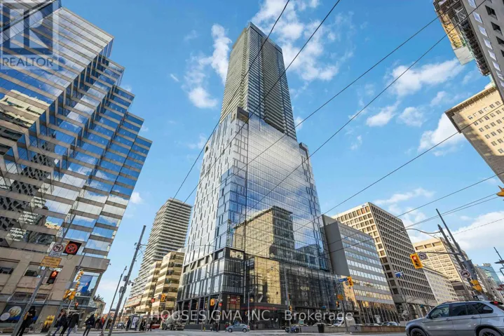3212 - 488 UNIVERSITY AVENUE, Toronto (University), Ontario M5G0C1