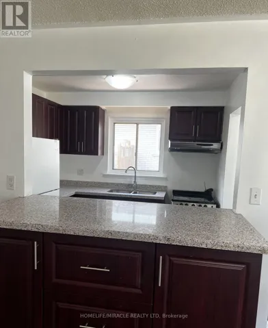 3453 OAKGLADE CRESCENT, Mississauga (Erindale), Ontario L5C1X4