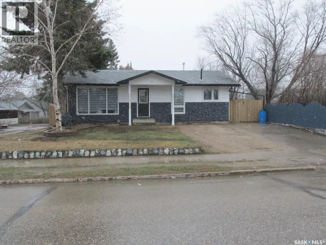 508 1st AVENUE W, Nipawin, Saskatchewan S0E1E0
