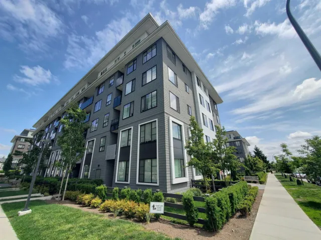 601 15825 85 AVENUE, Surrey, British Columbia V4N6W9