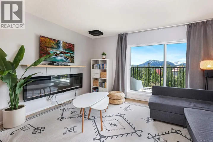 303 695 Castle Crag Cres, Courtenay, British Columbia V9J1L0