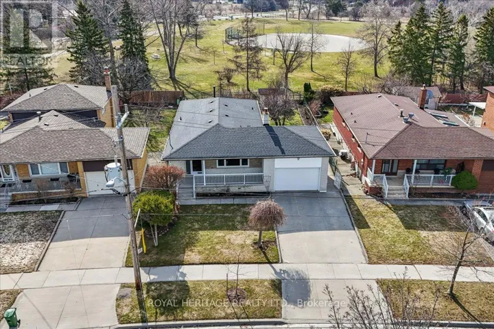 297 DRIFTWOOD AVENUE, Toronto (Black Creek), Ontario M3N2N6