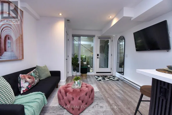 703 MARKHAM STREET, Toronto (Annex), Ontario M6G2M2