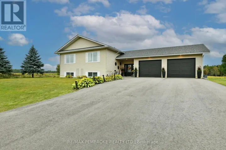 35 VERA CRESCENT, Whitewater Region, Ontario K0J1C0
