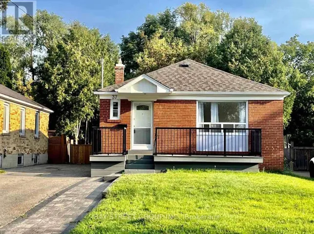 MAIN FLOOR - 37 BAYARD AVENUE, Toronto (Wexford-Maryvale), Ontario M1R4A4