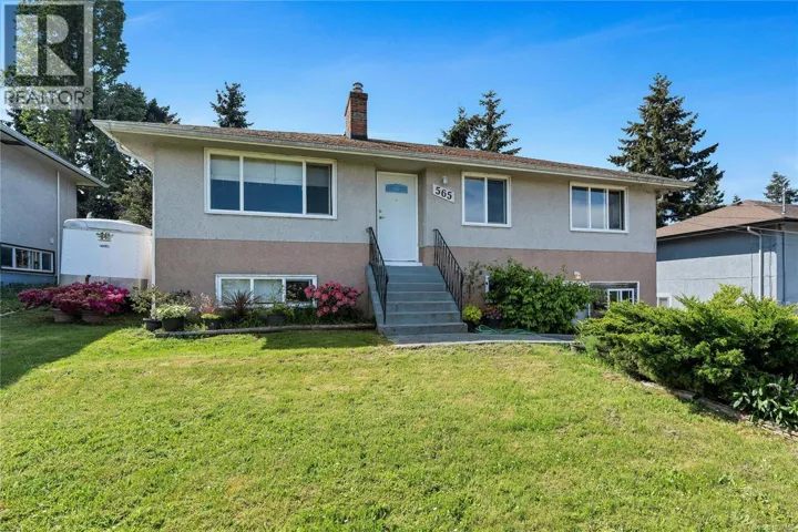 565 Baker St, Saanich, British Columbia V8Z2H6