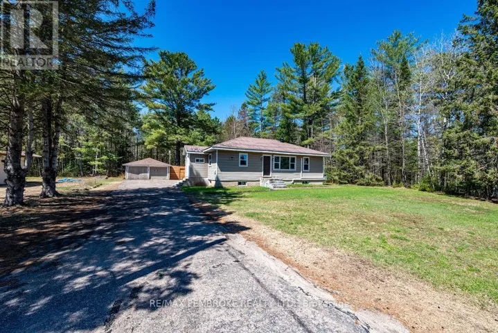 32323 17 HIGHWAY, Laurentian Hills, Ontario K0J1P0