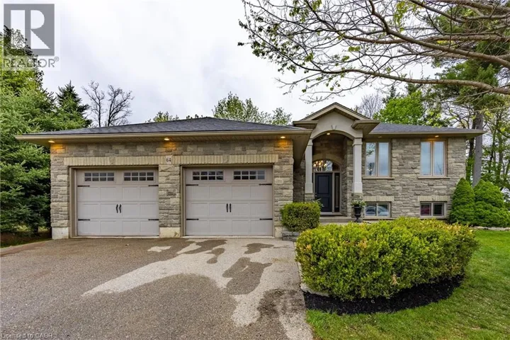 64 WINTERGREEN Crescent, Delhi, Ontario N4B2W5