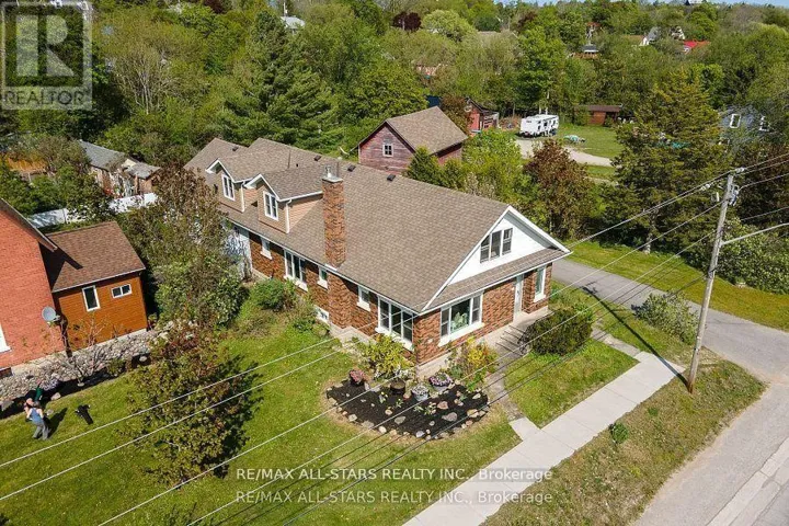 61 FRANCIS STREET E, Kawartha Lakes (Fenelon Falls), Ontario K0M1N0