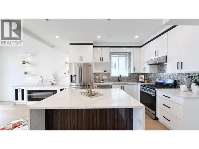 2723 TURNER STREET, Vancouver, British Columbia V5K2G8